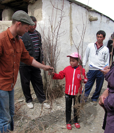 Photo of trainer with family