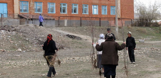Photo showing school and workers